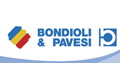 Bondioli & Pavesi Logo mit blauem Text und einem Symbol aus roten, gelben und blauen Streifen.