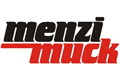 Menzi Muck-Logo mit Menzi in Schwarz und Muck in Rot, fett und kursiv geschrieben.