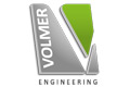 Volmer Engineering Logo mit grauem und grünem stilisiertem V und VOLMER in vertikaler Schrift.